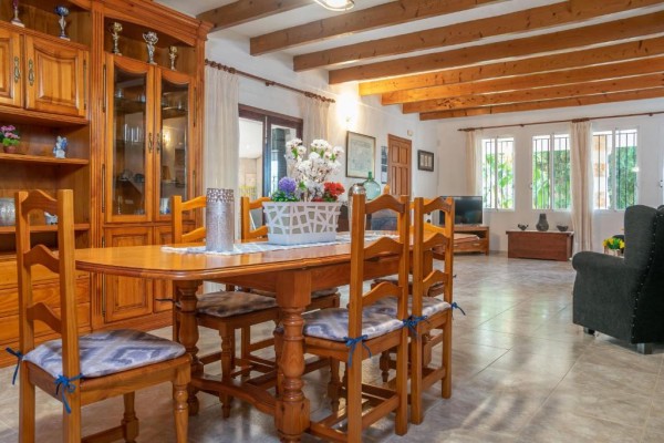 Rustic finca with pool in Portocolom